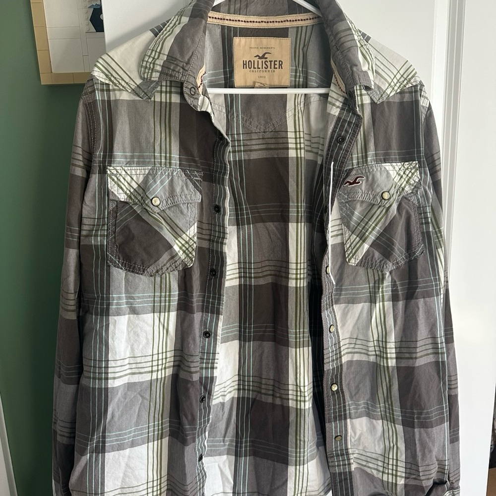 Hollister Green Plaid Button-Up Shirt